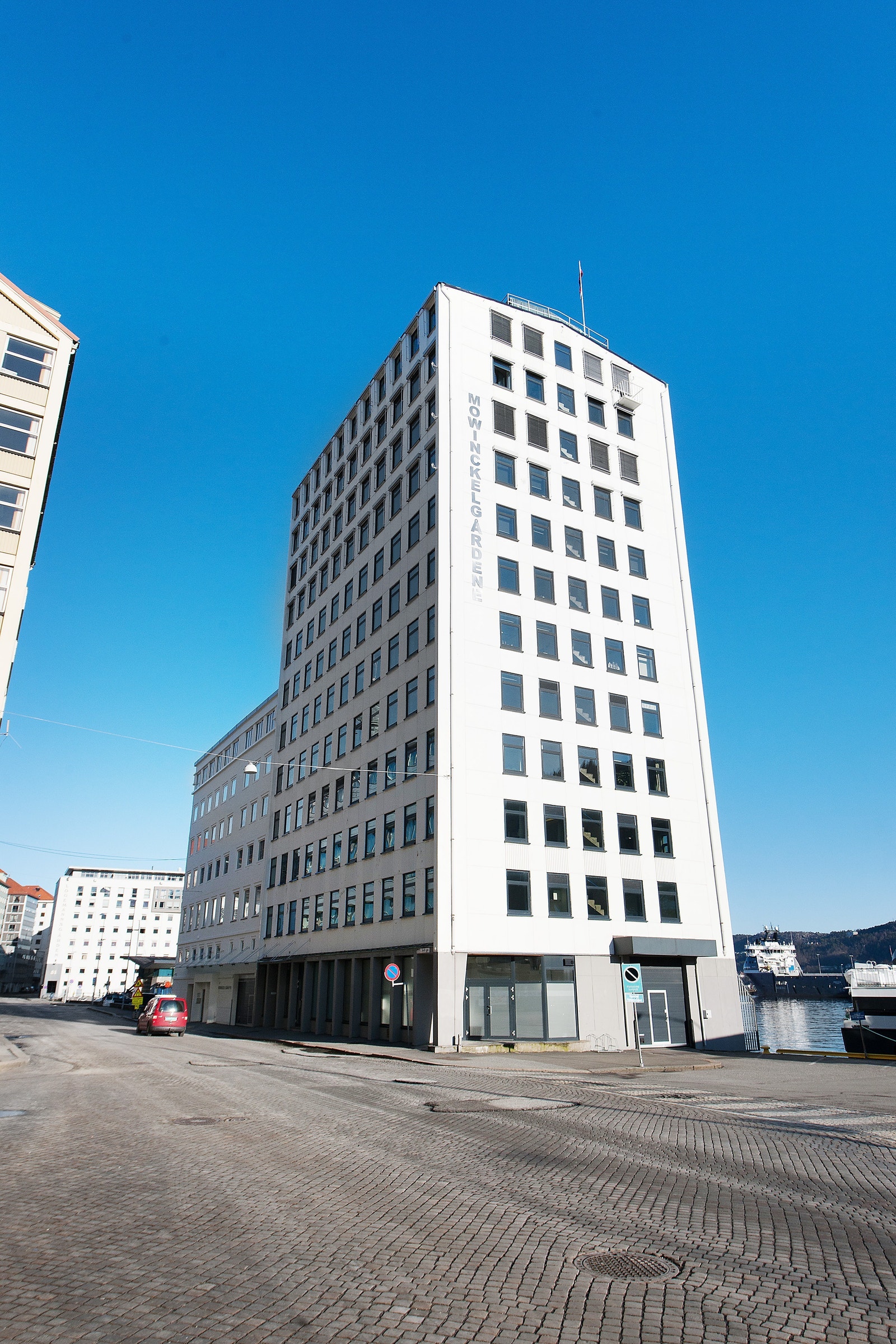 Fasade. Sykkelparkering med garderobe i 1.etg Galleribilde