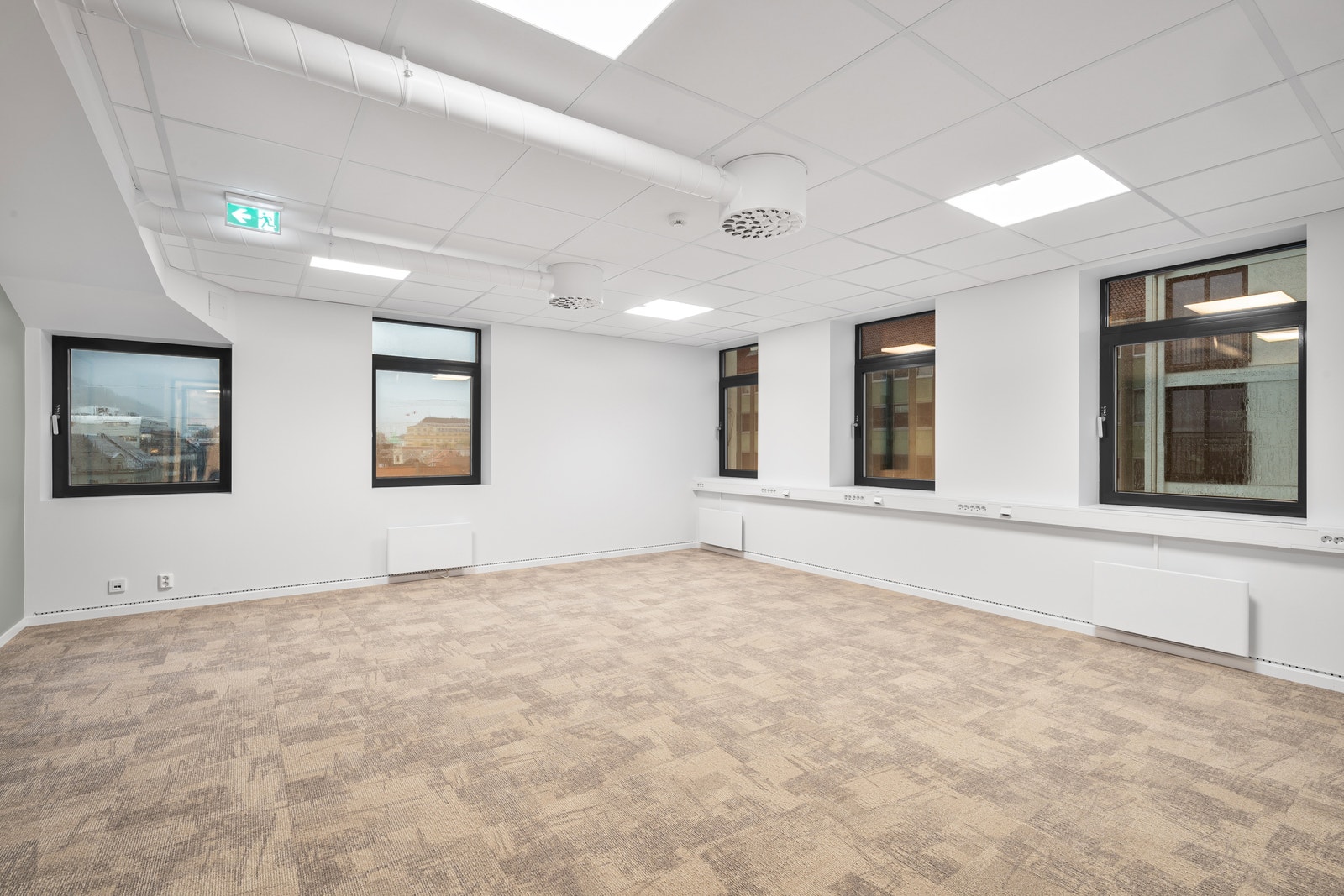 (Bilde av nyoppusset lokale i 7.etg for å vise hvordan det kan bli pusset opp) Galleribilde