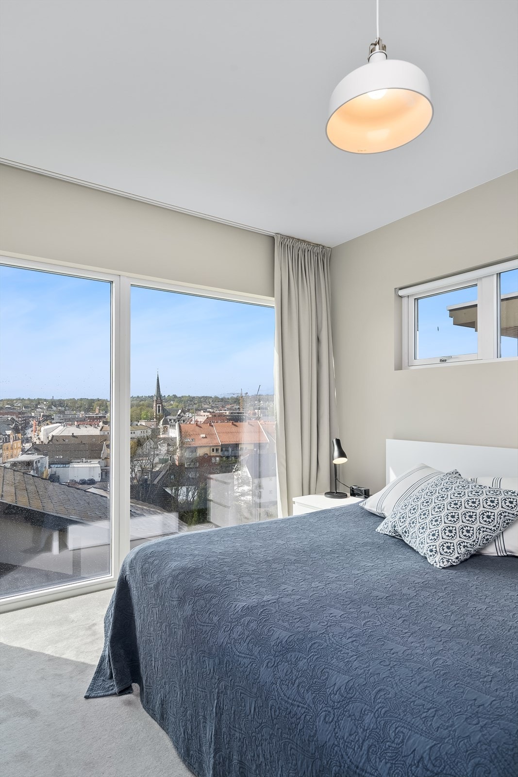 "A room with a view" Galleribilde