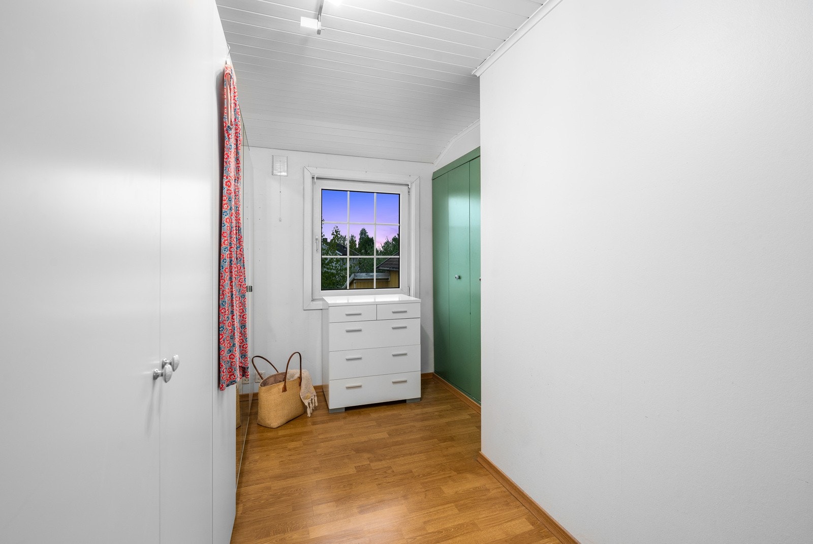 Garderobe / Soverom 3 Galleribilde