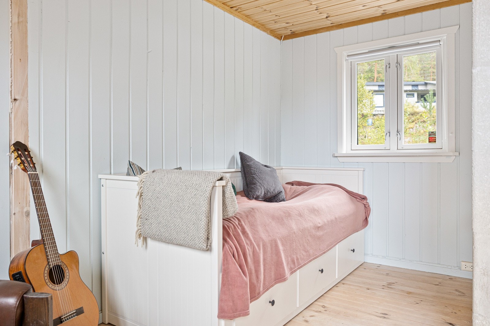 God plass til seng. Galleribilde