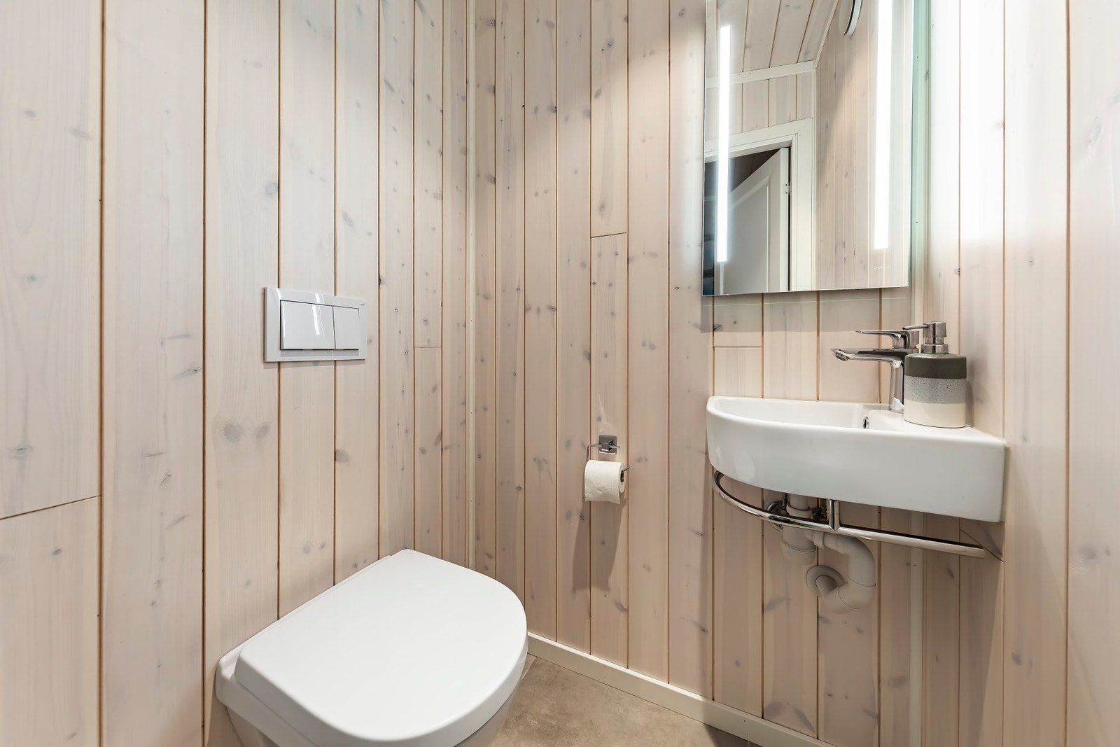 Toalettrom i entré Galleribilde