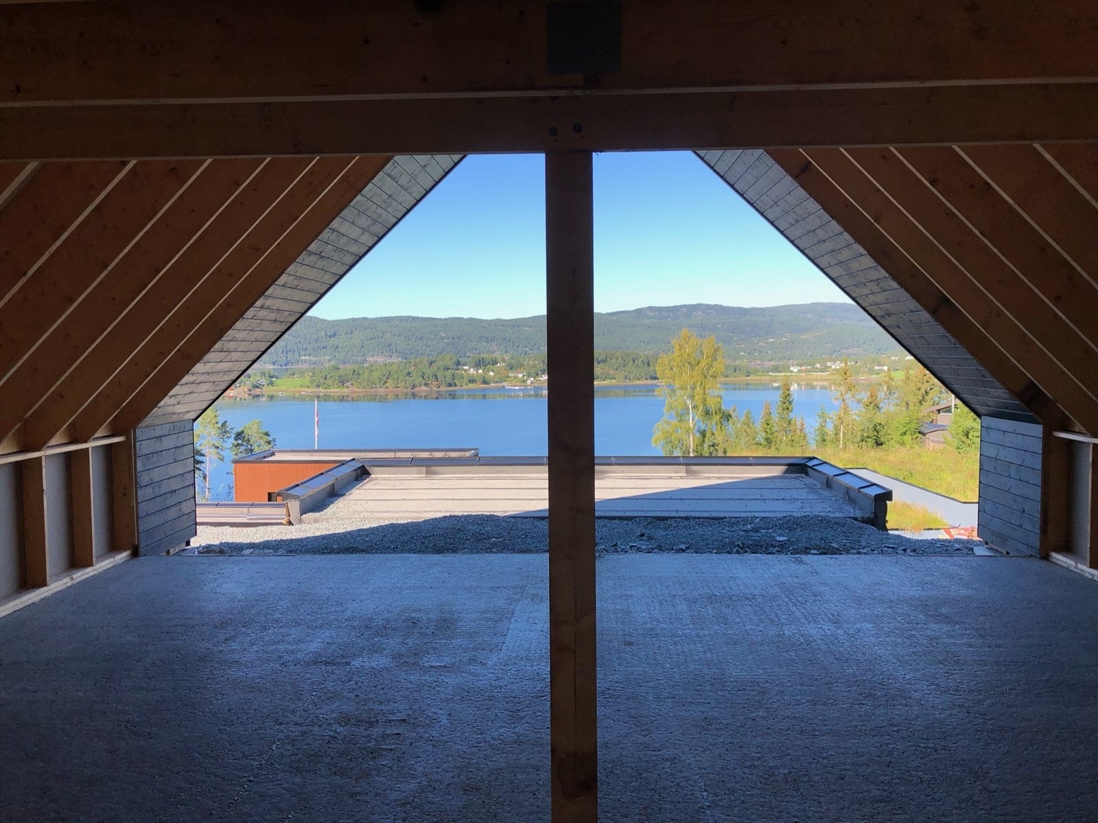 Hytta leveres som råbygg. Ferdig utvendig Galleribilde