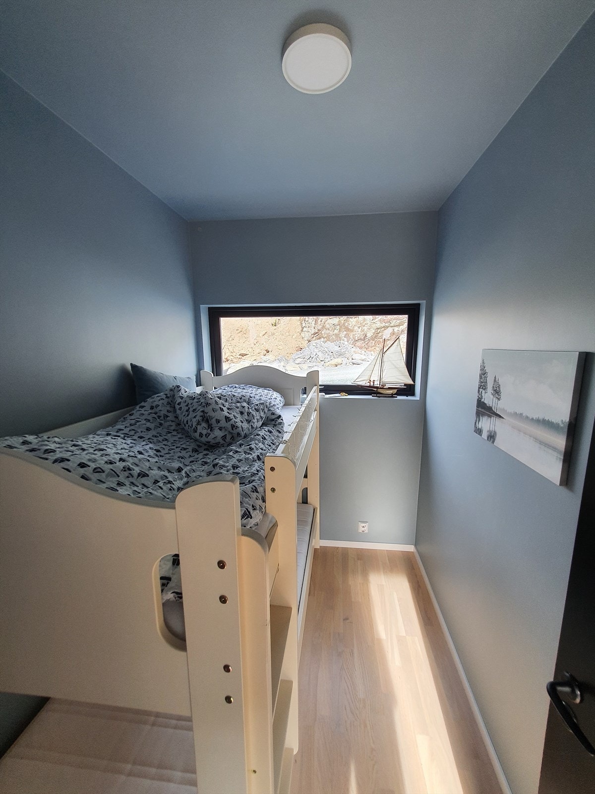 Bilde fra nylig oppført og tilsvarende hytte Galleribilde