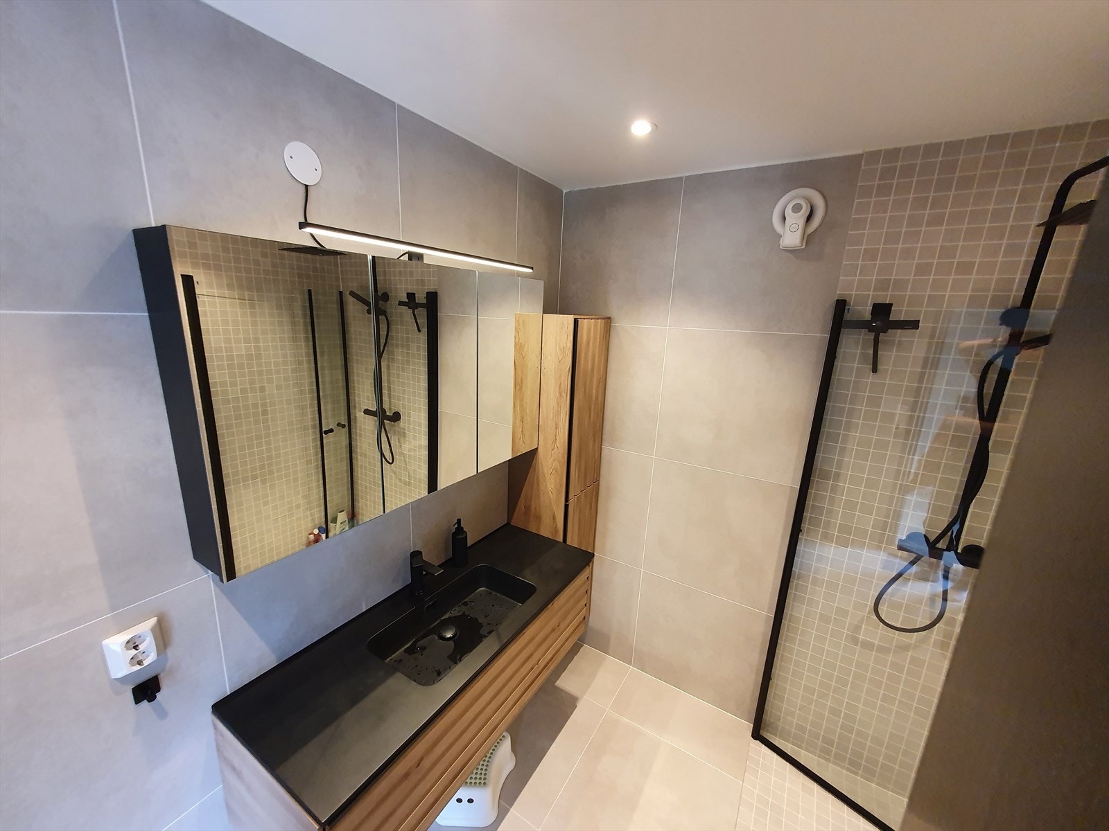 Bilde fra nylig oppført og tilsvarende hytte Galleribilde