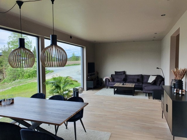 Bilde fra nylig oppført og tilsvarende hytte Galleribilde