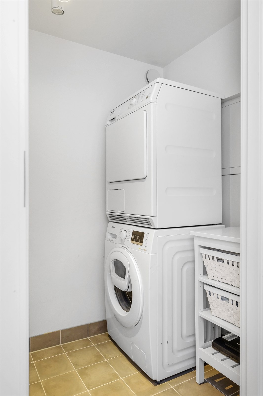 Separat vaskerom sikrer gode muligheter for orden i klesvasken. Galleribilde