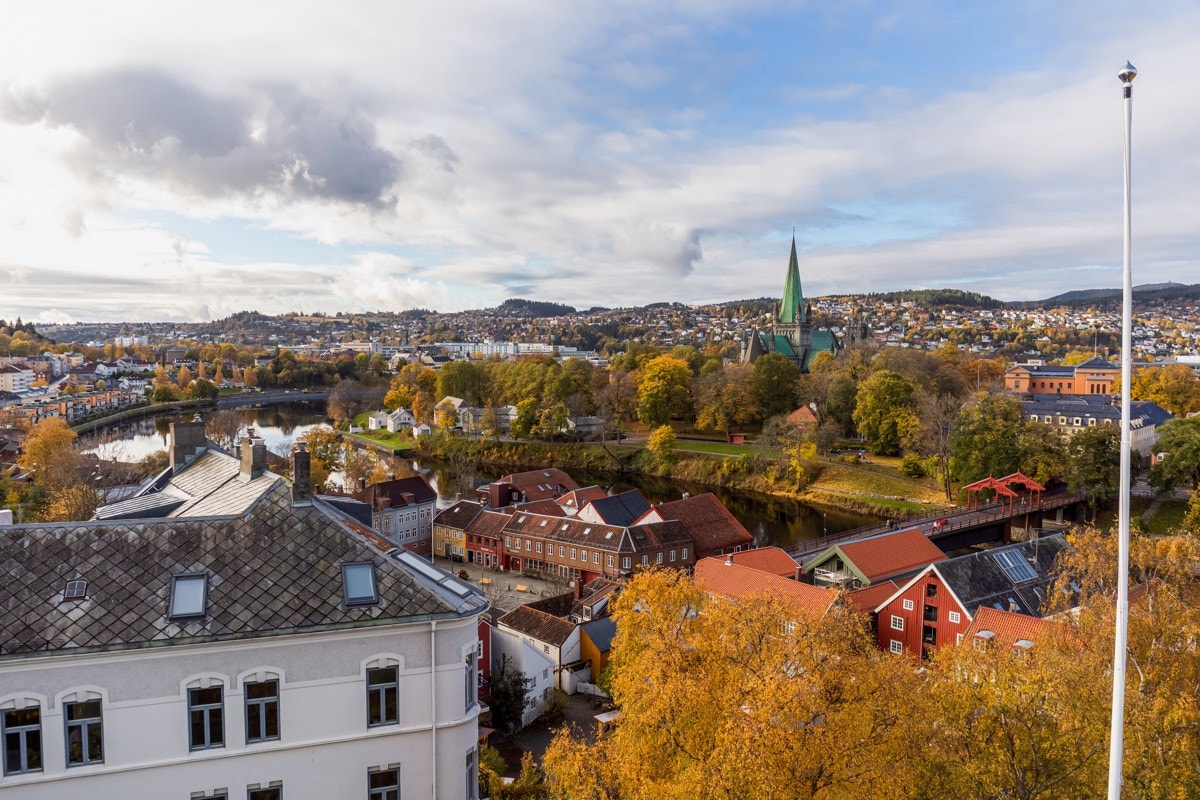 Utsikt fra balkong i hovedetasjen. Galleribilde