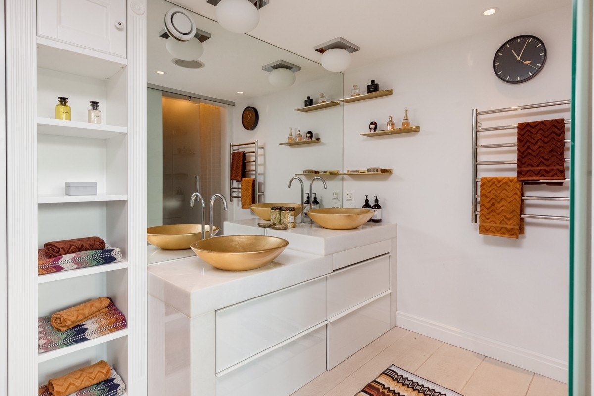 Bad tilknyttet hovedsoverommet og spaavdelingen. Galleribilde