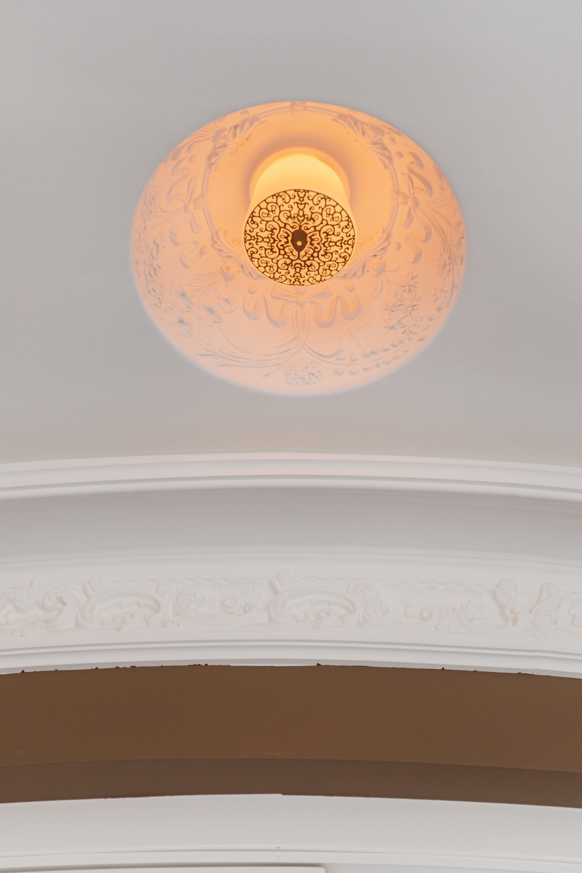 Flos Skygarden, italiensk design lampe er installert flere plasser i hovedetasjen. Galleribilde