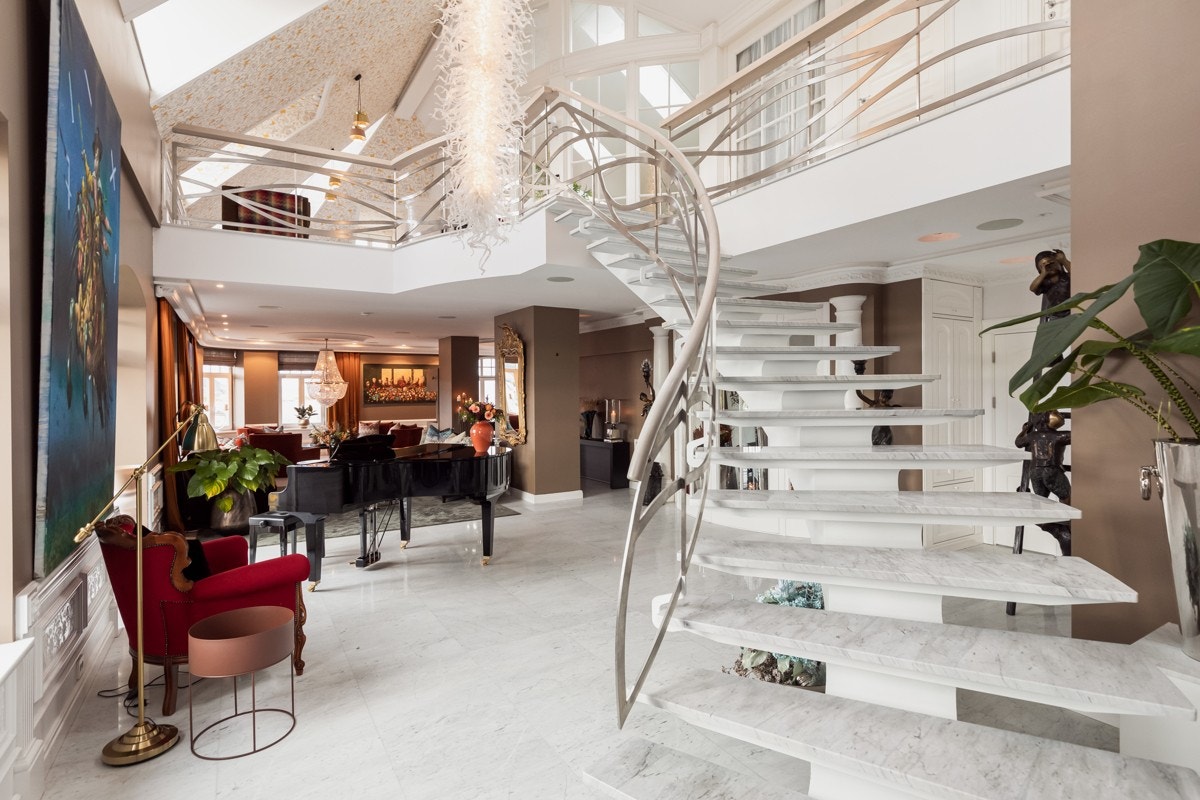 Unik, herskapelig og påkostet toppleilighet over 2 plan. Galleribilde