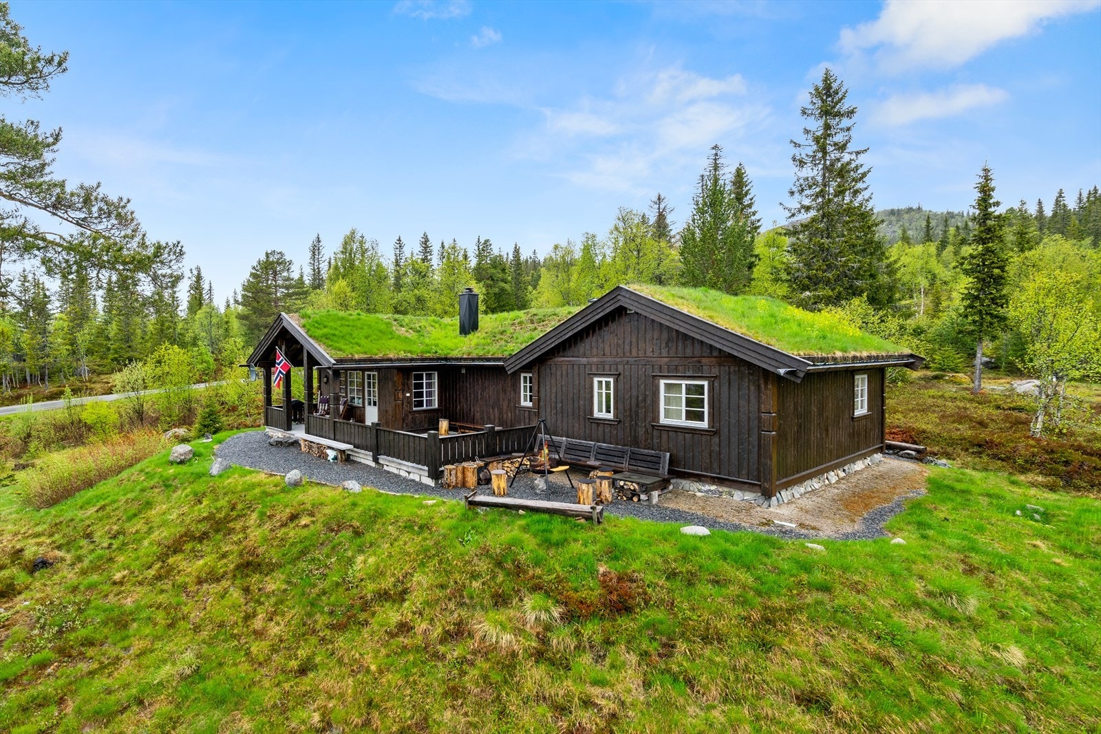 En flott og velstelt hytteeiendom, hvor man kan kose deg med familie og venner, både sommer og vinter Galleribilde