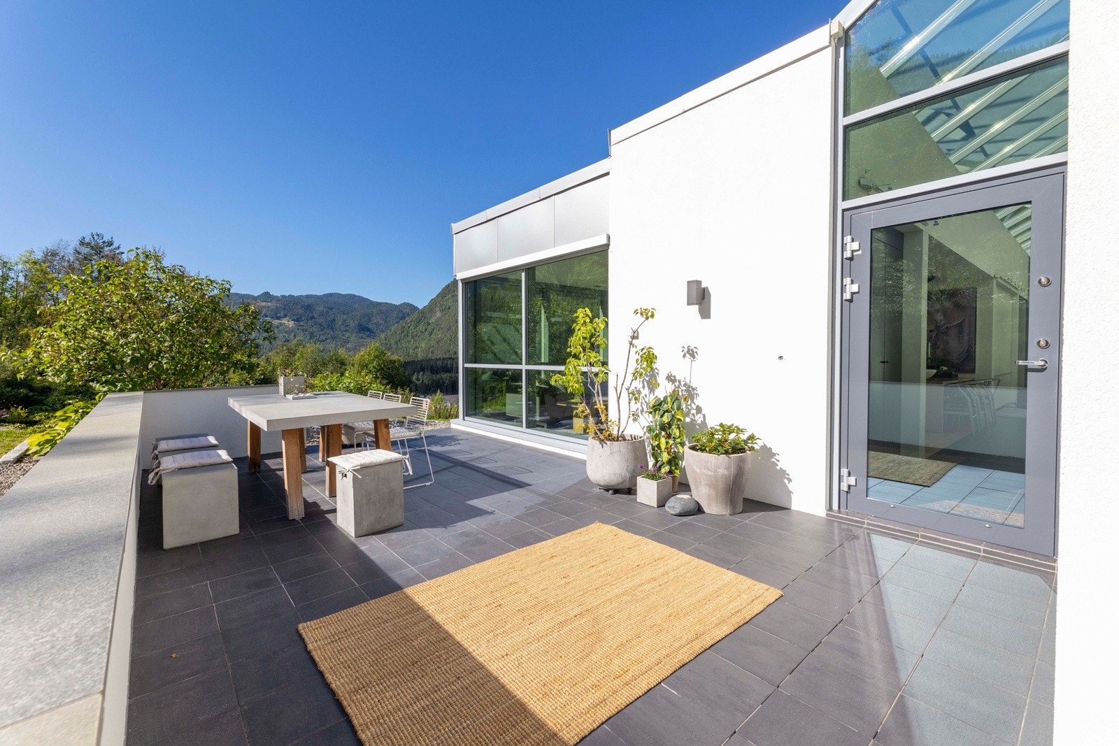 Terrasse mot syd Galleribilde