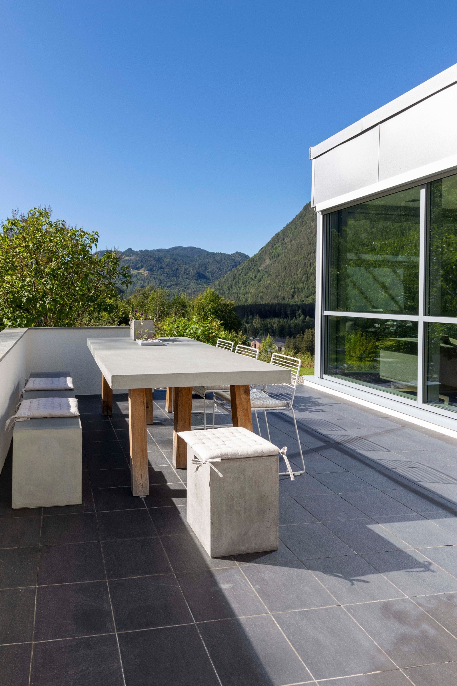 Terrasse mot syd Galleribilde