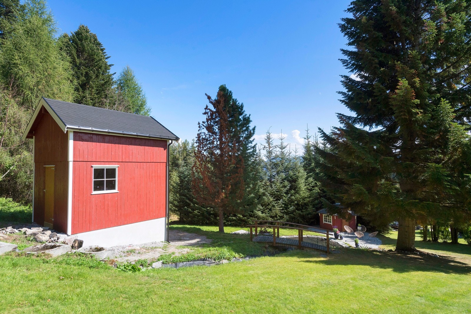 Fjøsen ble bygget for en ku- nyoppført etter brann i sommer Galleribilde