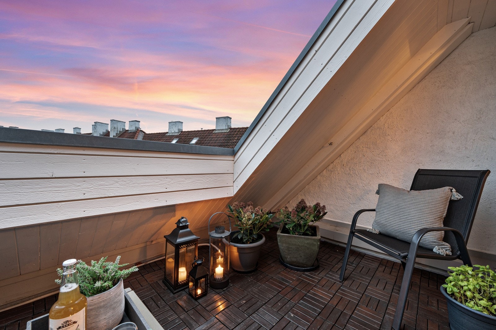 Leiligheten er gjennomgående og ligger høyt og fritt, noe som skaper en god atmosfære i en lys leilighet. Galleribilde