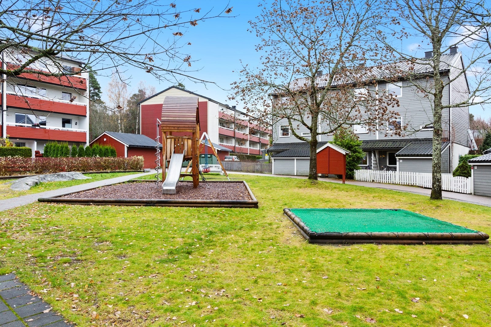 Når du velger bolig, velger du også nabolag. Nærbutikk. Skolevei. Nærhet til naturen. Nye naboer. Rammen rundt der du bor. Galleribilde