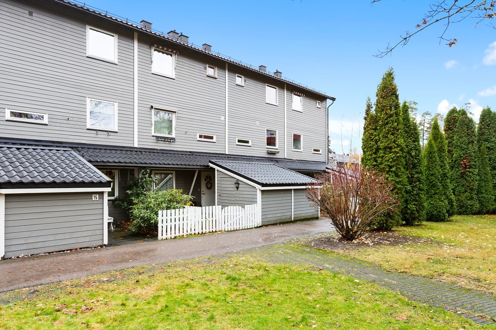 John-Andrè Rasmussen ved EiendomsMegler 1 Oslo Syd har gleden av å presentere Rugdeberget 21! Galleribilde