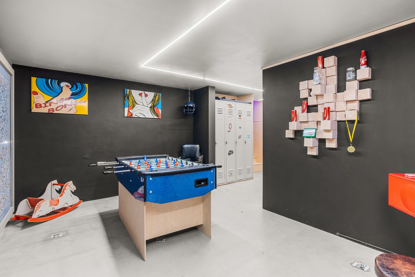 Stor gang i kjelleretasjen Galleribilde