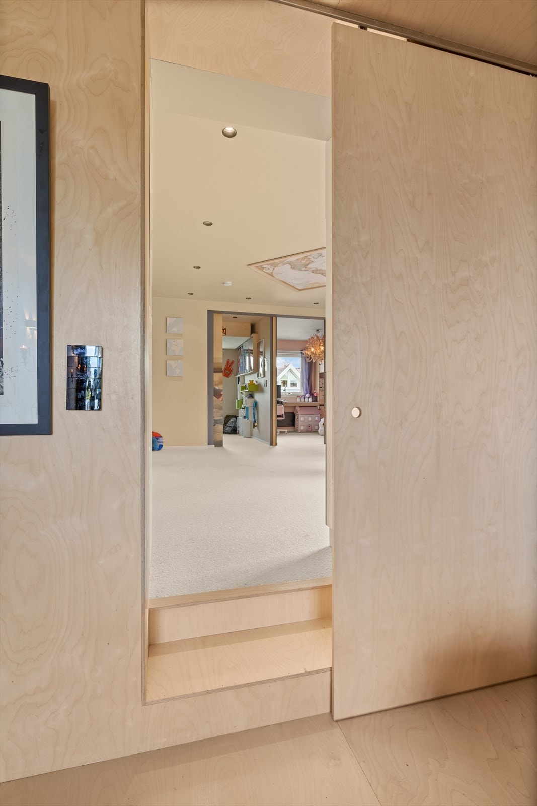 Skyvedør inn til "barneavdelingen" Galleribilde