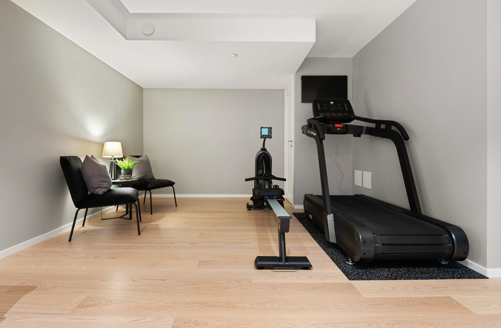 Siden kjellerstuen også ligger tilknyttet bad, kan dette bli en fin ungdomsavdeling og gi ekstra fleksibilitet i hverdagen. Galleribilde