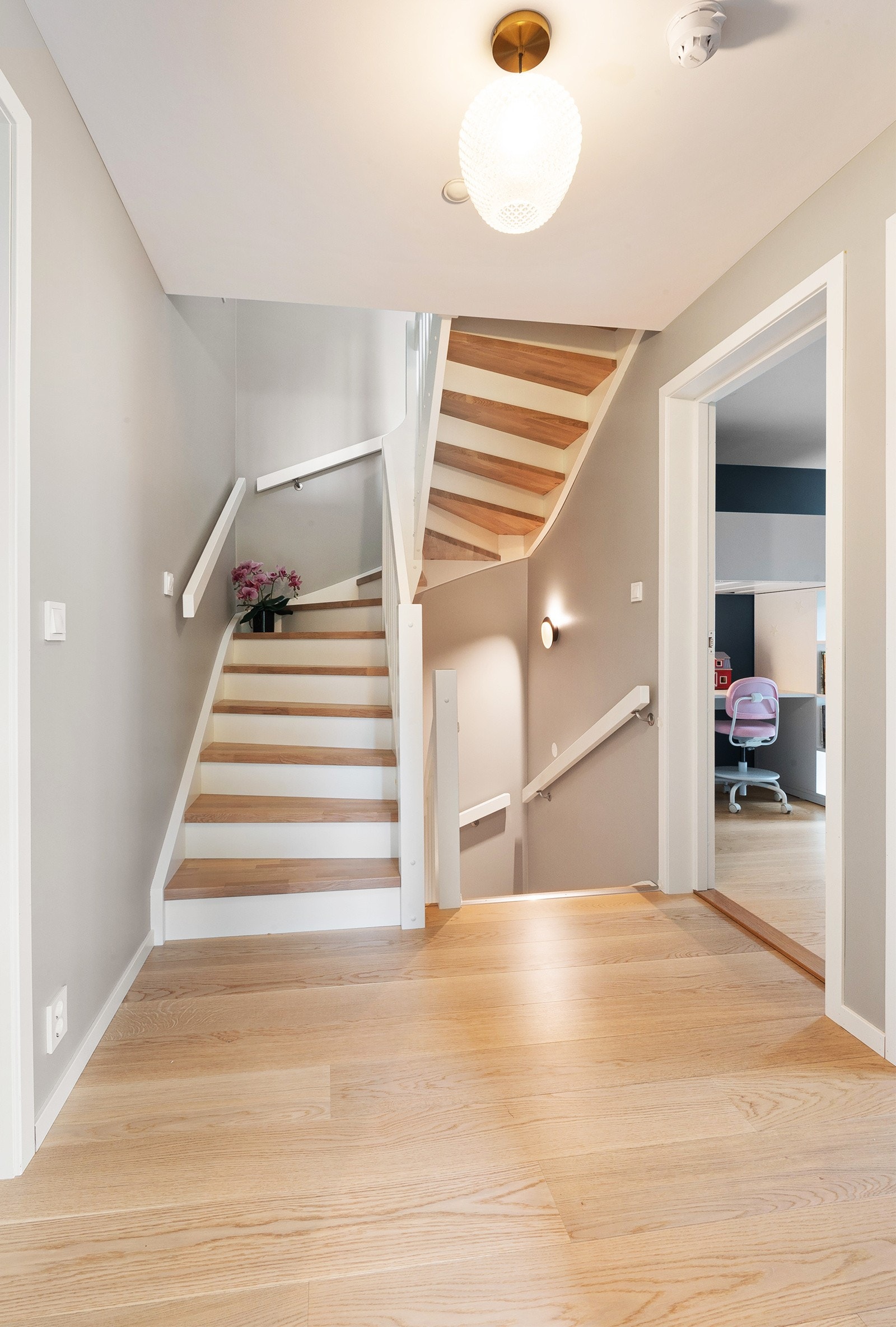 Trapp mellom etasjene. Galleribilde