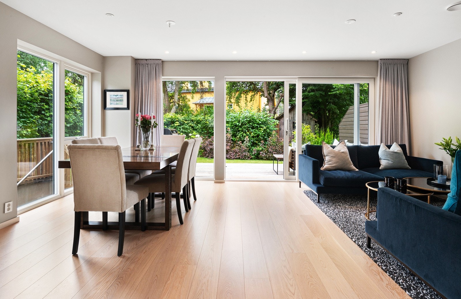 Pareliusveien 52 er en lekker og moderne halvpart av vertikaldelt tomannsbolig fra 2020. Galleribilde