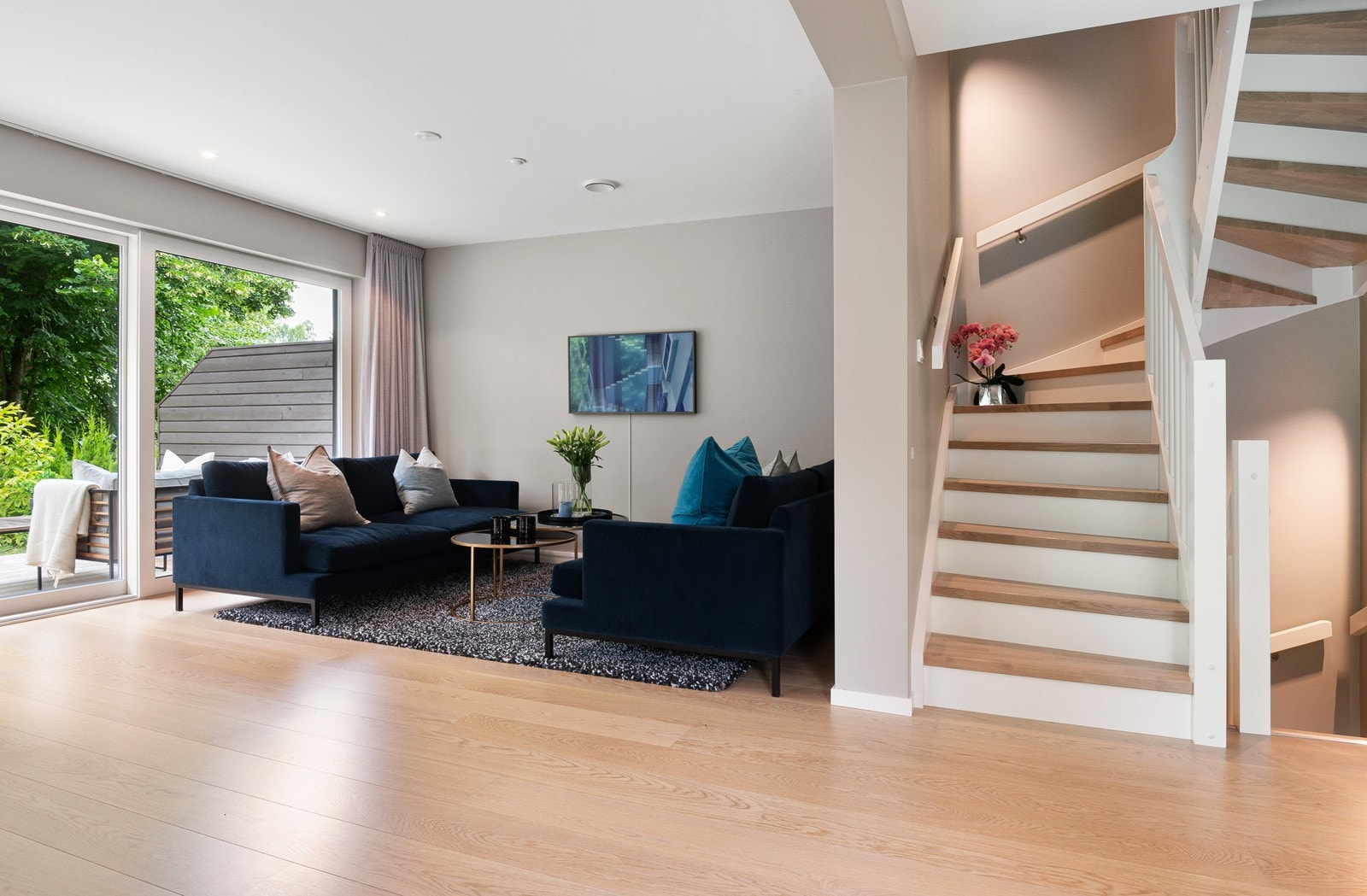 Rommet kan enkelt deles i soner og gir god møbleringsfrihet. Galleribilde