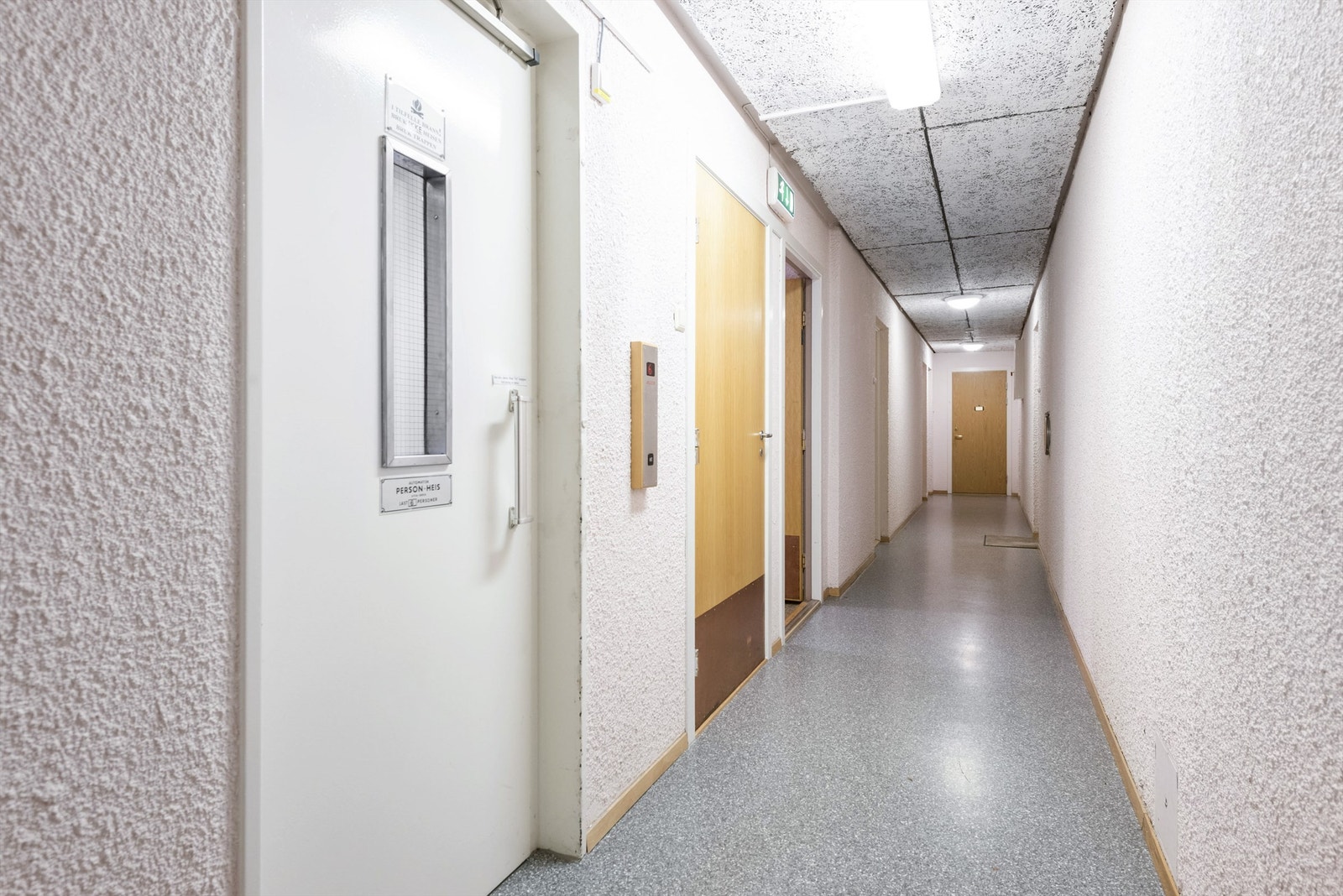 Felles gang og heis Galleribilde