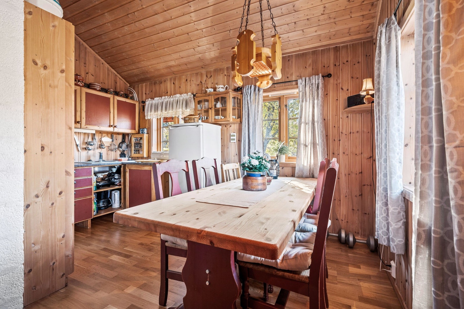 God spiseplass ved kjøkkenet Galleribilde