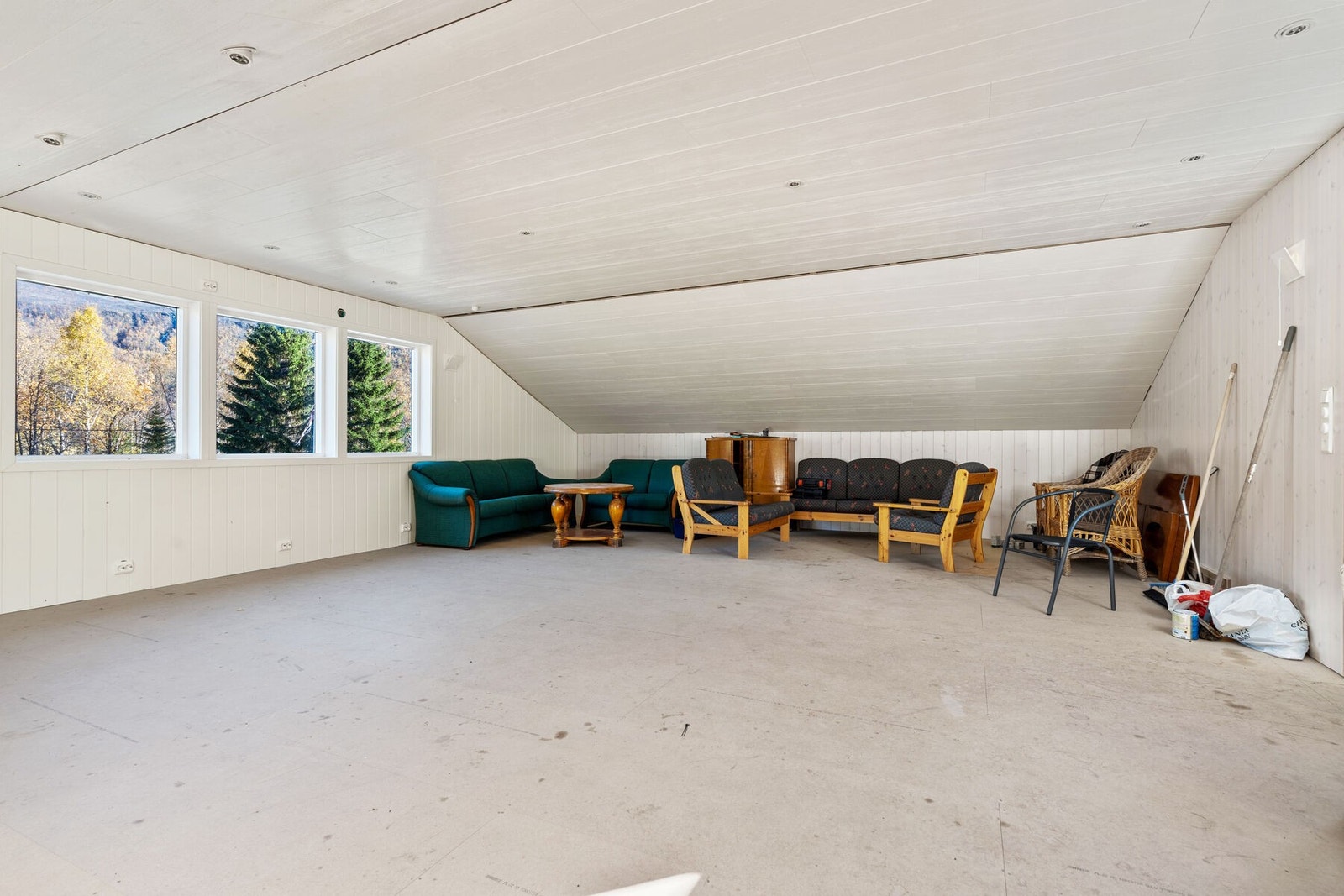 Rom i 2. etasje i garasjen Galleribilde