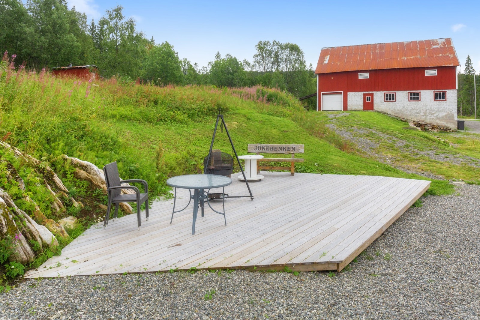 Markterrasse like nord-vest for boligen Galleribilde