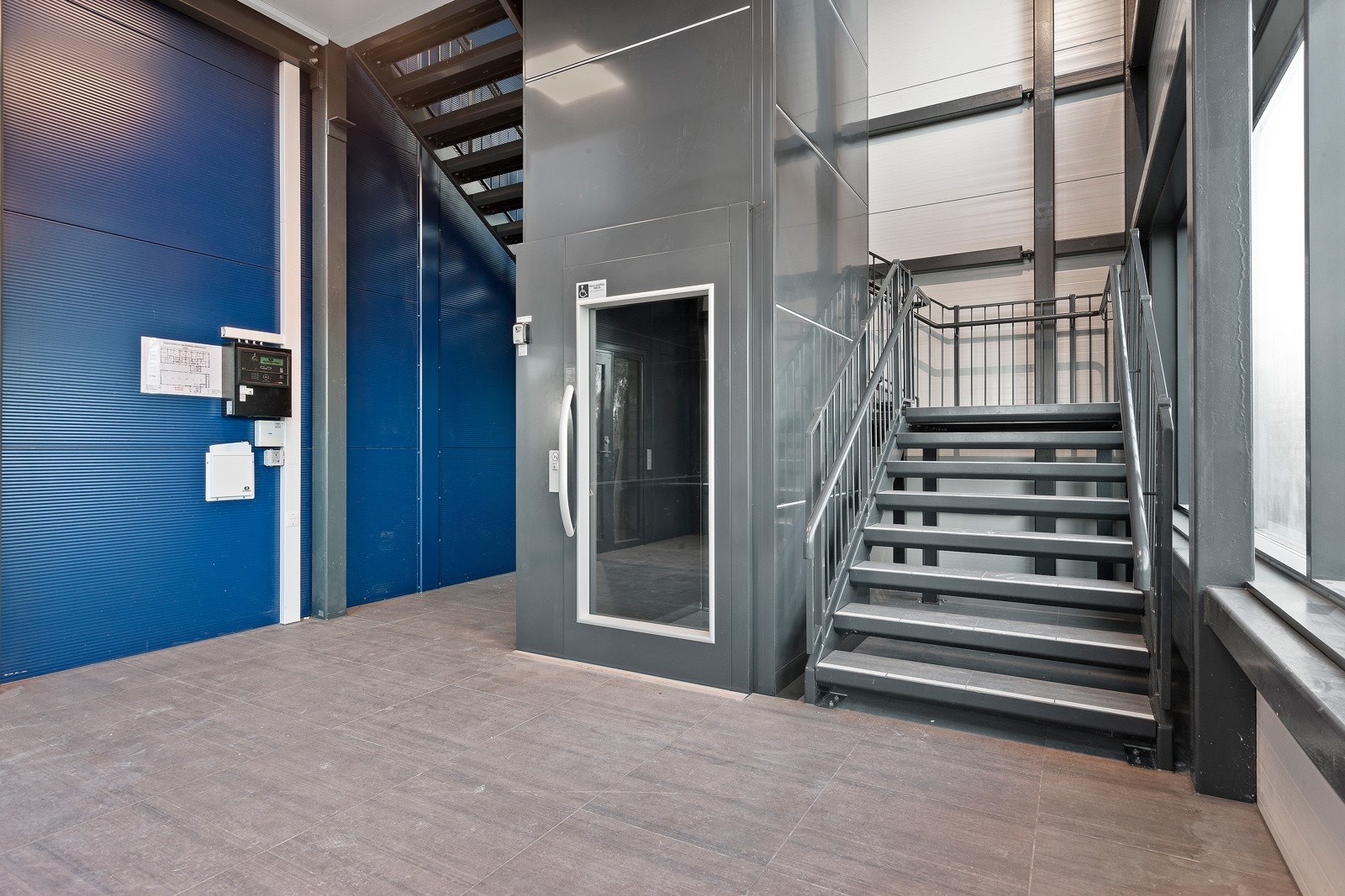 Heis like ved trappegang. Galleribilde