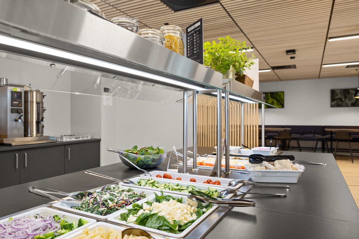 Compass har personalrestaurant i bygget. Galleribilde
