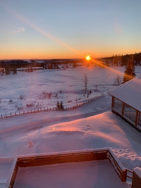 Utsikt fra leiligheten - nydelig solnedgang. Galleribilde