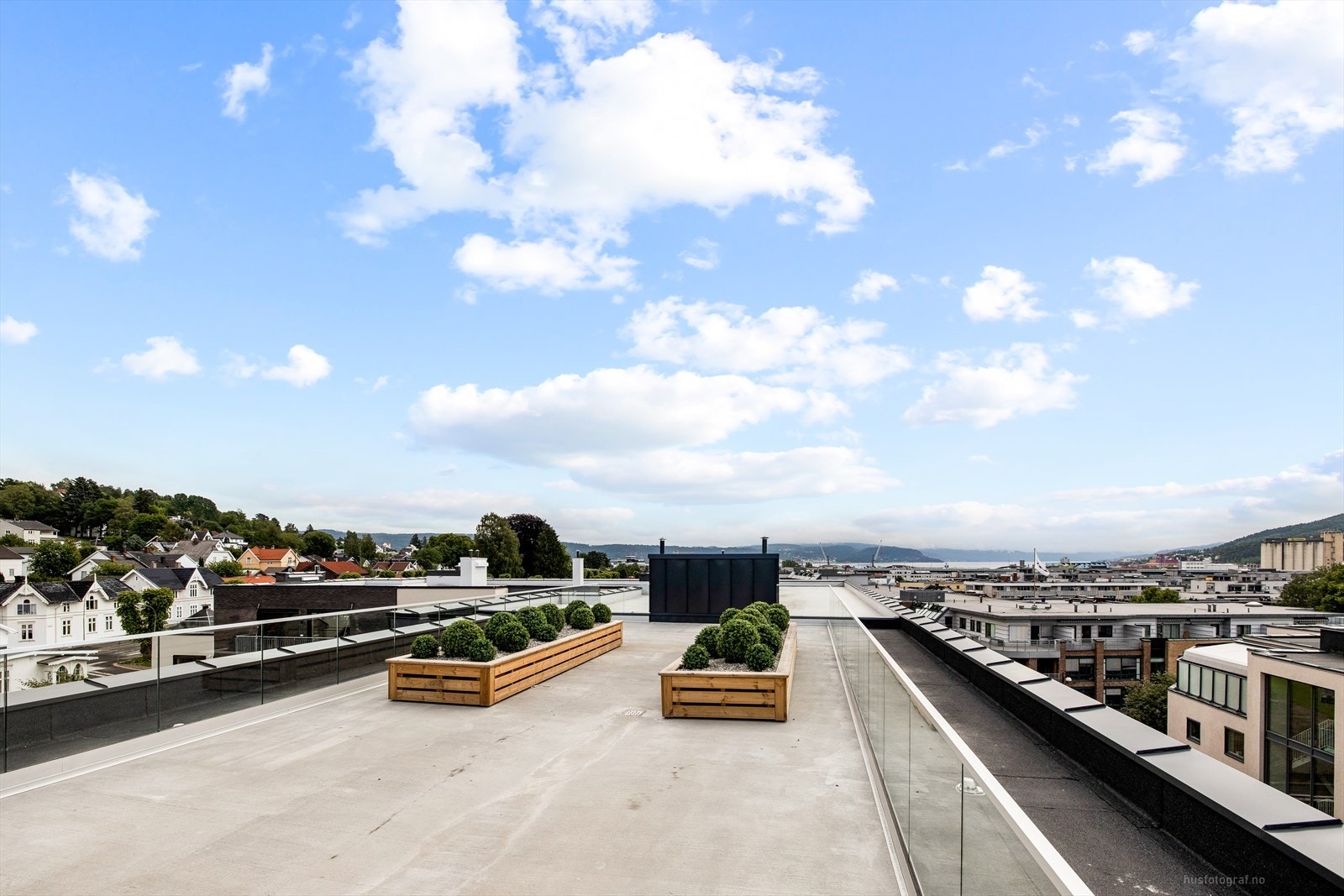 Nyt late dager på toppen av taket.. Galleribilde