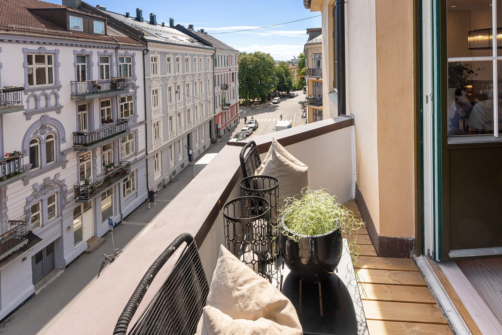 En eksklusiv designleilighet med særpreg og fin beliggenhet i byggets 4. etasje, rett ved Vestkanttorvet. Galleribilde