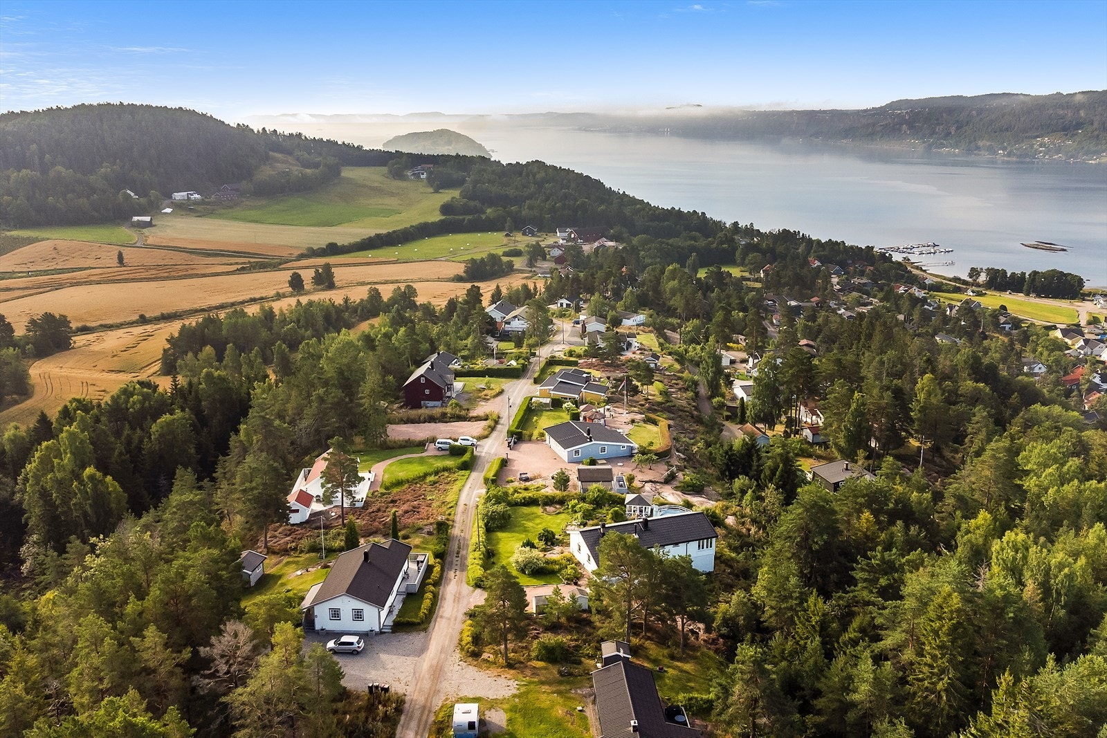 Nærhet til fjord og natur Galleribilde