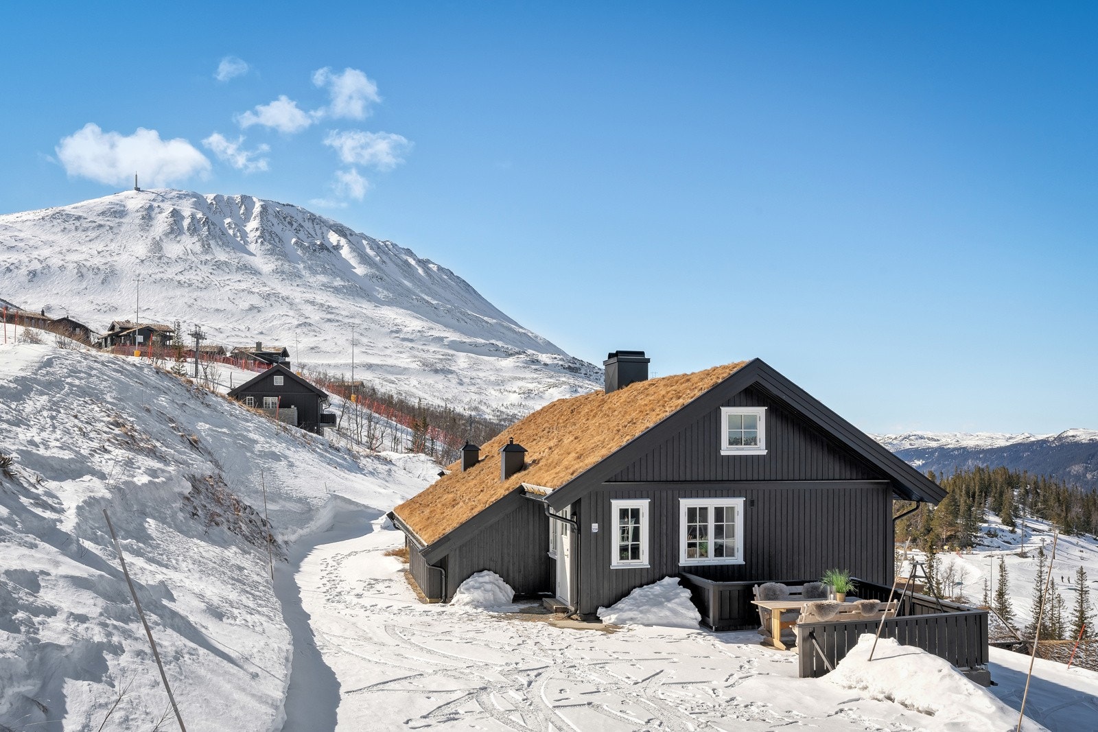 Toreskyrkjavegen 208 ved Christopher Lejonberg Galleribilde