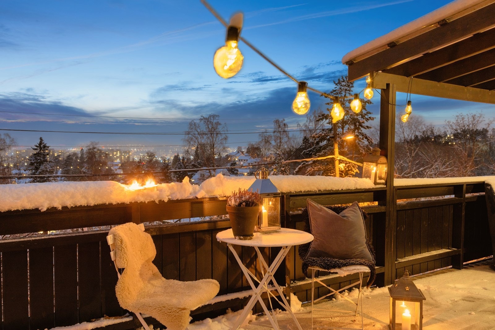 Den store terrassen er en fin plass å trekke frisk luft hele året Galleribilde