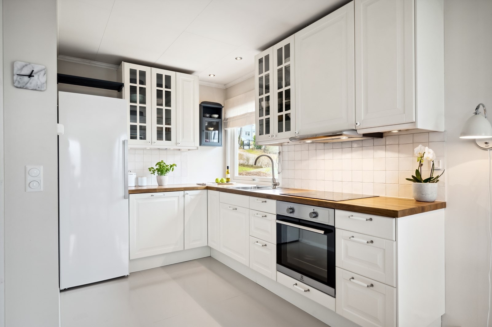 Med handelen følger hvitevarer som stekeovn, keramisk topp og oppvaskmaskin. Galleribilde