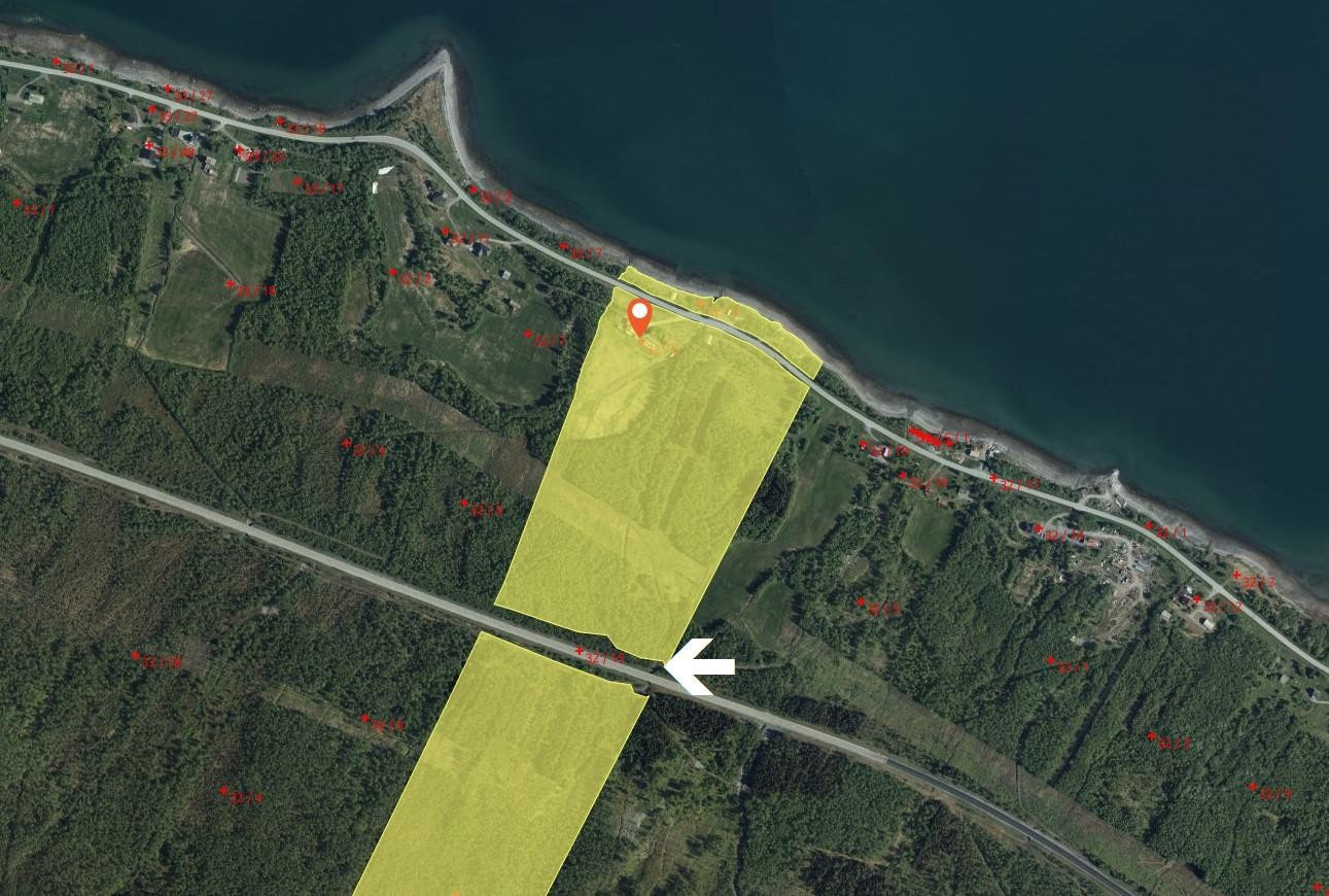 Tomten er over 289 mål. Pilen markerer tunnelen som går under E6 "Nyveien".