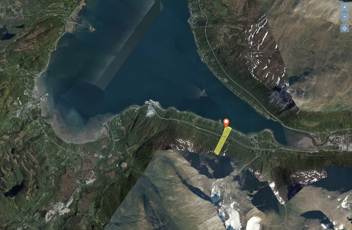 Stor eiendom med naturskjønn plassering mellom Storsteinnes og Nordkjosbotn.