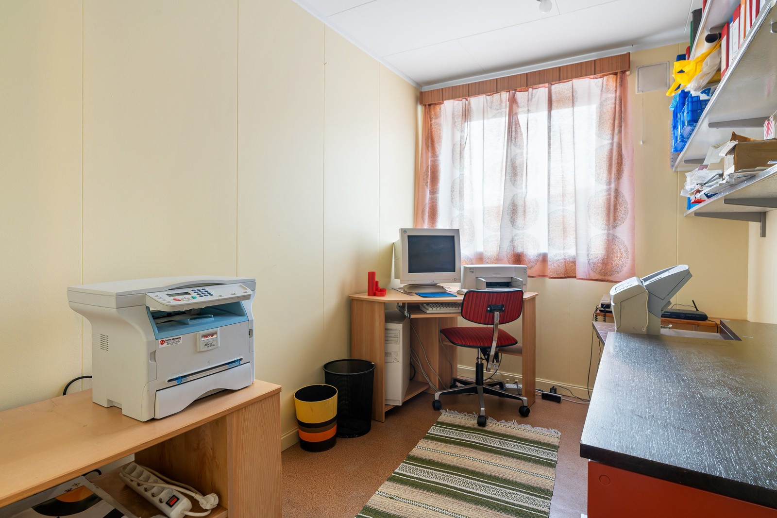 Kontor i kjeller