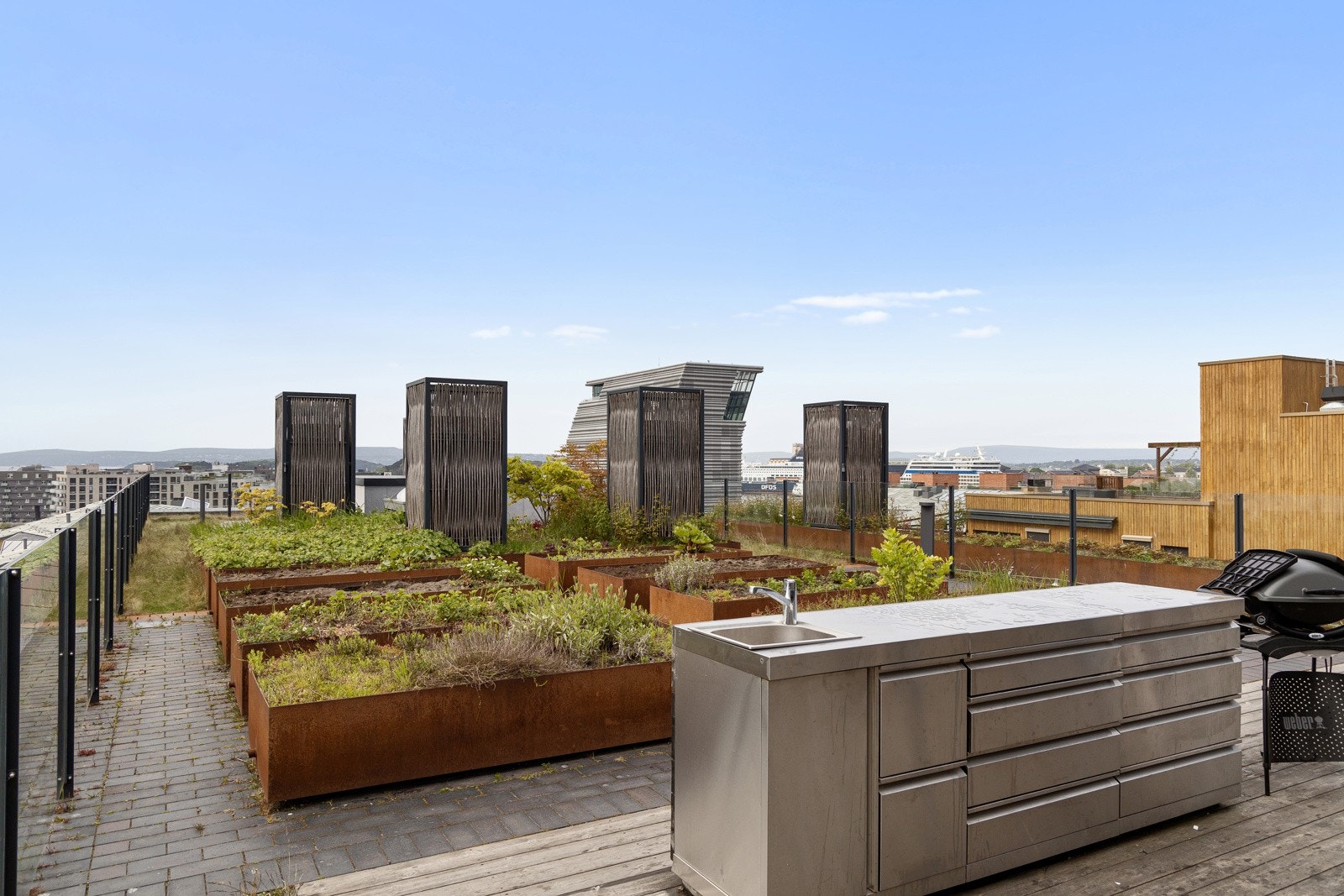 Sameiet kan også skilte med en fantastisk takterrasse, som kanskje er Oslos fineste. Galleribilde