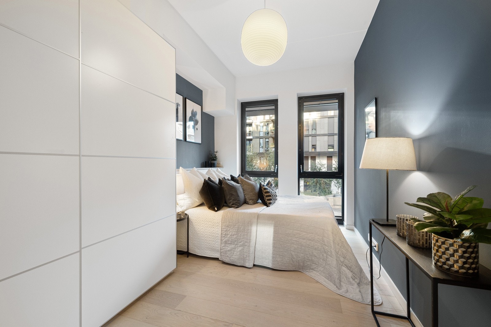 Hovedsoverom med god plass til dobbeltseng (180x200) og oppbevaring. Galleribilde