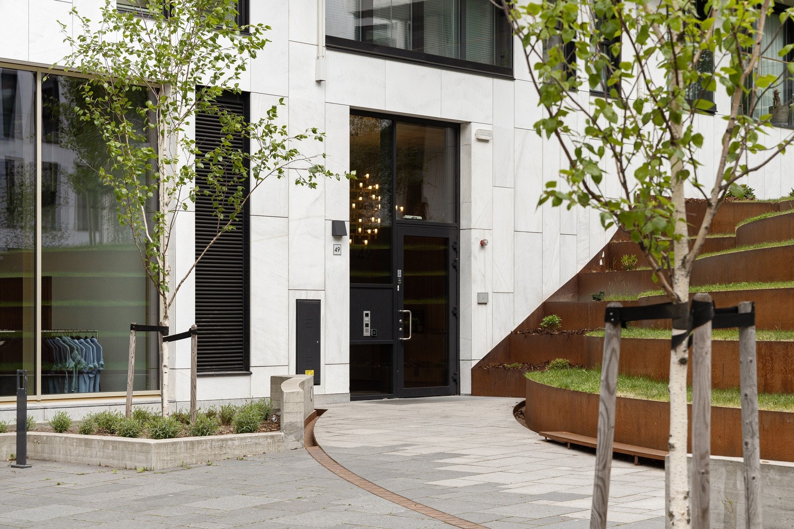 Navnet Eufemias Hage speiler kombinasjonen av perfekt beliggenhet ved Dronning Eufemias gate og frodige hager. Galleribilde