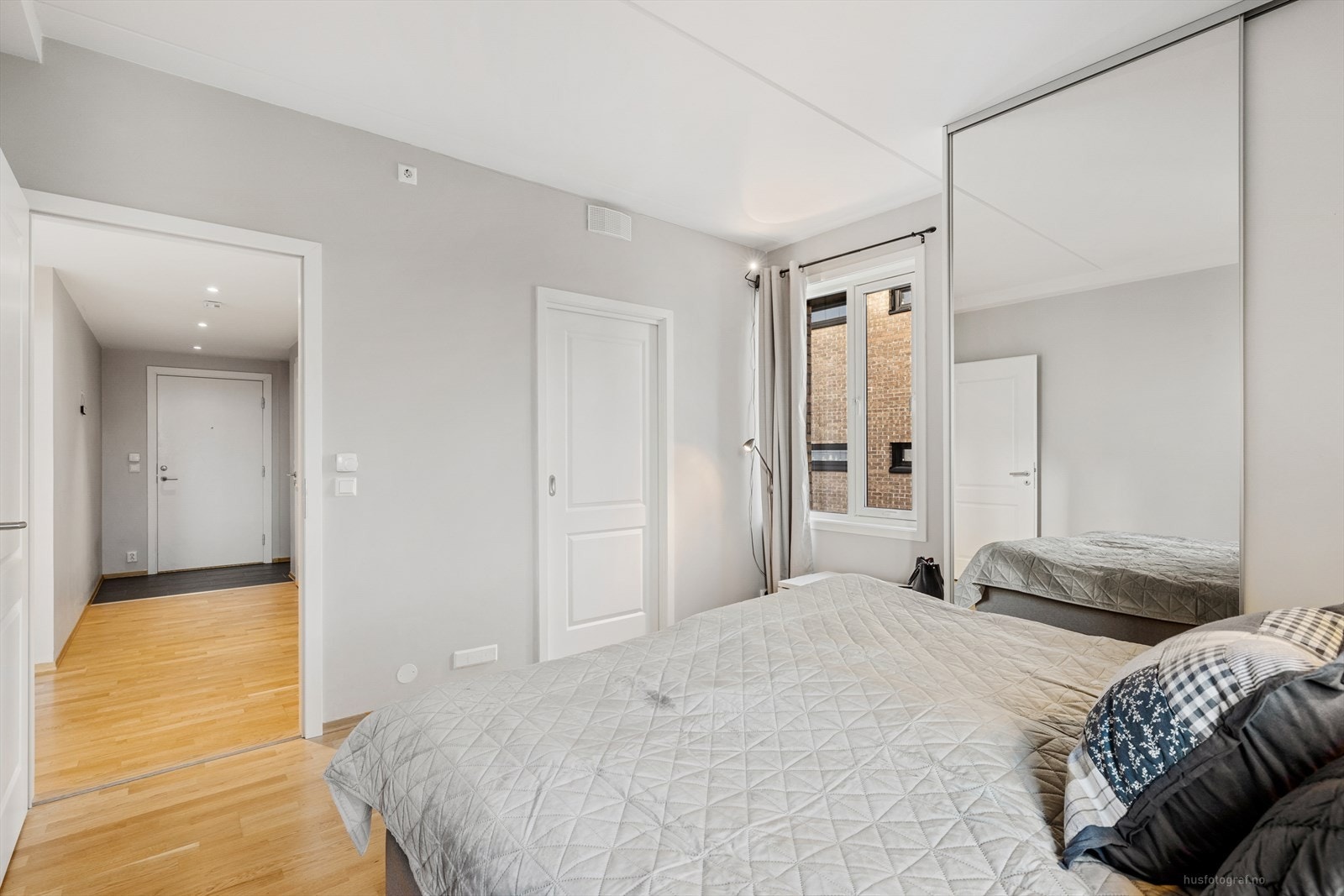 Hovedsoverom har tilhørende bod/walk in garderobe Galleribilde