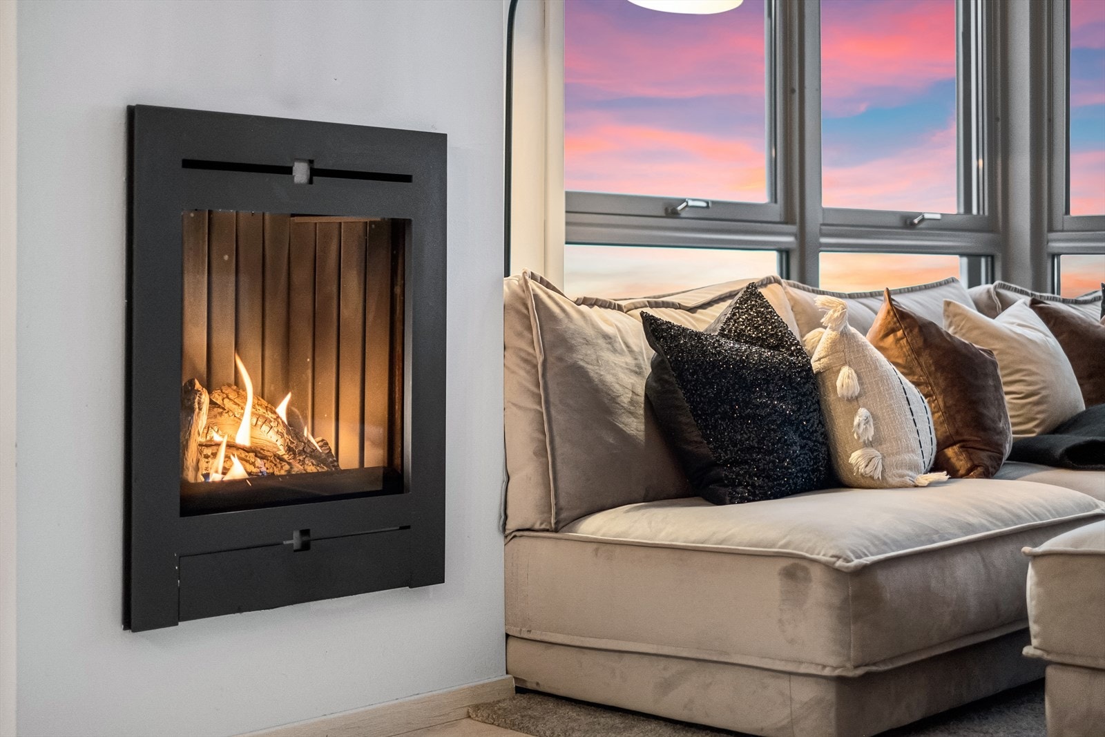 Gasspeis sentralt plassert i stue som gir både varme og god atmosfære. Galleribilde