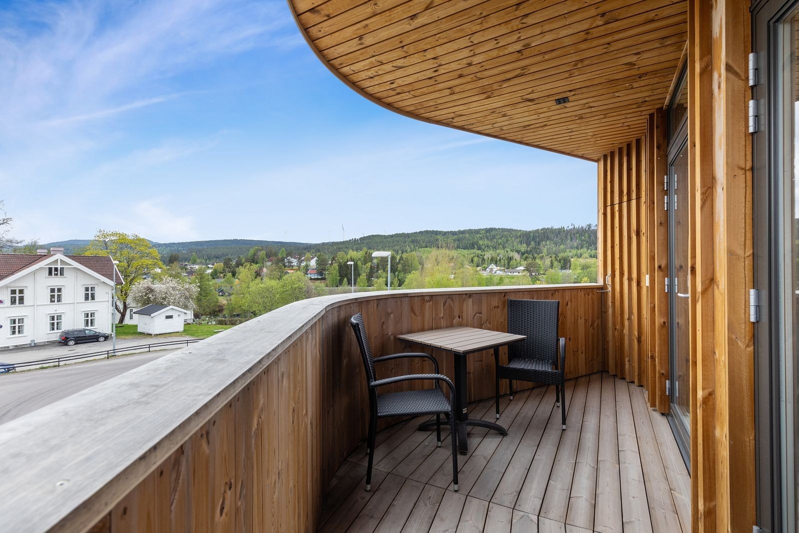 Balkongen er vendt mot sør-øst. Galleribilde